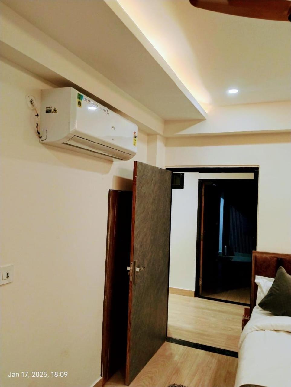 Hotel Abhinandan Ayodhya Экстерьер фото